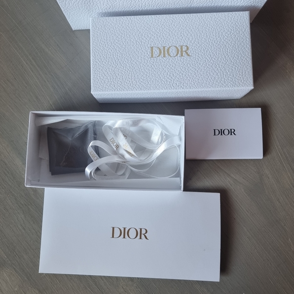 Christian Dior sunglasses box with paper bag - Picture 2 of 2